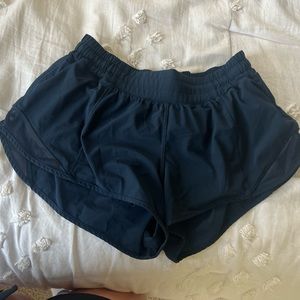 lulu navy 2.5 size 6